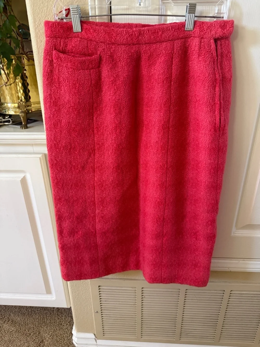 Vintage CHANEL Boutique hot pink coral Tweed Midi Skirt amazing 💝💝 larger size